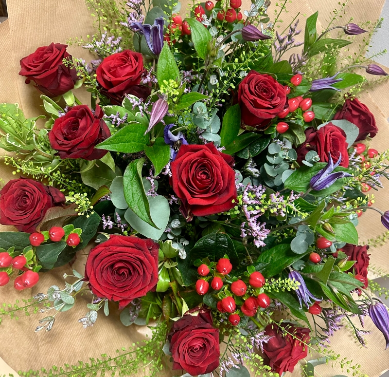 Luxury Dozen Red Roses